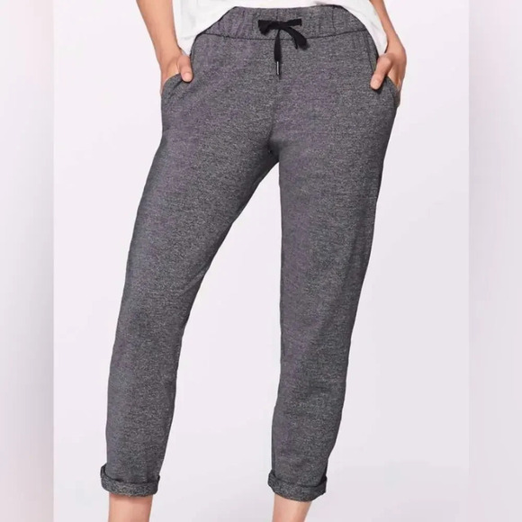 Lululemon On The Fly Pant Heathered Black Size 6 - Picture 1 of 5